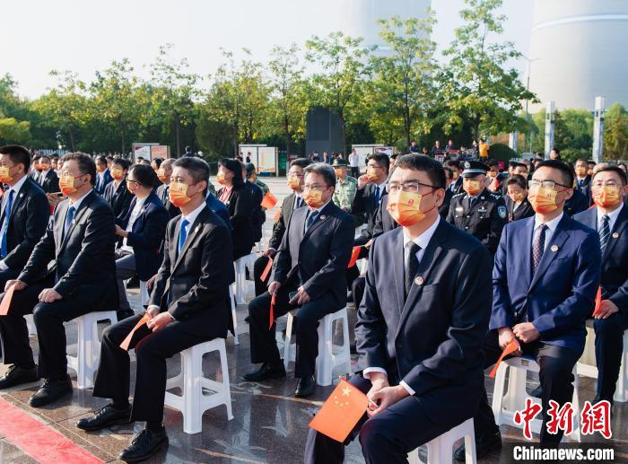左权县委、县政府领导出席活动。 张文军 摄 左权县委、县政府领导出席活动。 张文军 摄