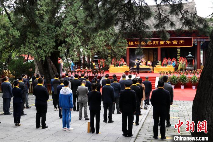 壬寅年重阳恭祭轩辕黄帝典礼在陕西黄陵举行。　王超 摄