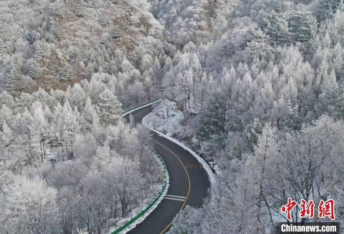 延庆区松闫路。　北京市交通委供图