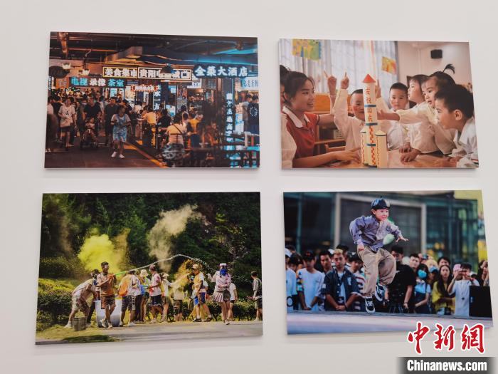 图为大展展出的摄影图片。 周燕玲 摄 图为大展展出的摄影图片。 周燕玲 摄