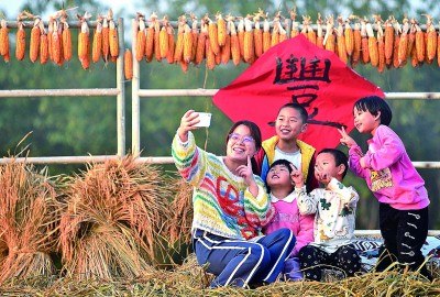 抱团聚力让兴村富民火更旺