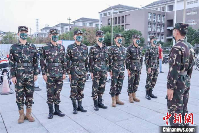 图为八一学社日常训练(资料图)。　福建师范大学协和学院供图