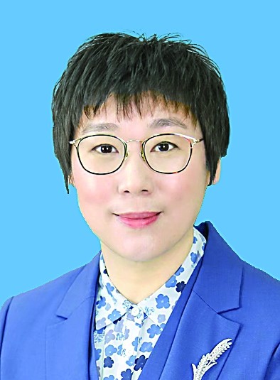 努力培养高端国际化人才——访大连外国语大学党委副书记、校长刘宏代表