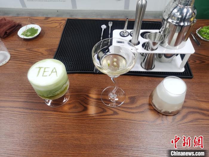 新中式茶调饮成品 张俊 摄 新中式茶调饮成品 张俊 摄