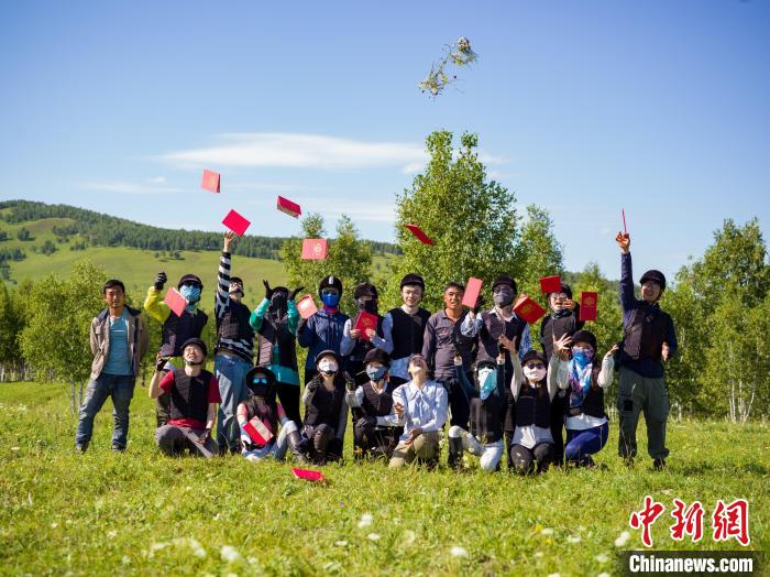 资料图。图为小鱼夏天办的骑马学校吸引不少学员。　小鱼供图