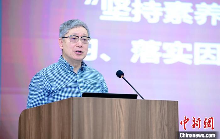 中国教育学会副会长、上海市教育学会会长尹后庆发表主题演讲 北京师范大学供图