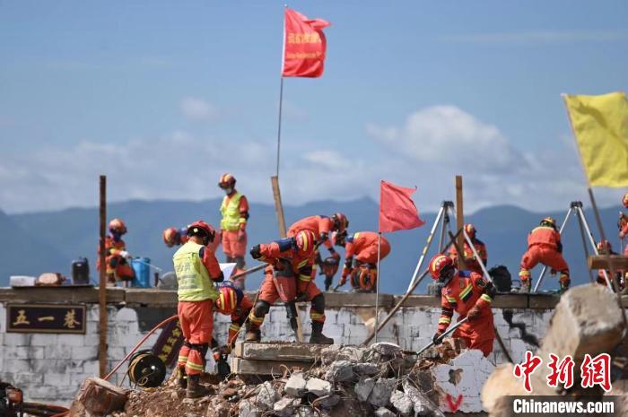 5月16日，“应急使命·2023”高山峡谷地区地震救援演习在云南省丽江等地联合举行。　应急管理部供图