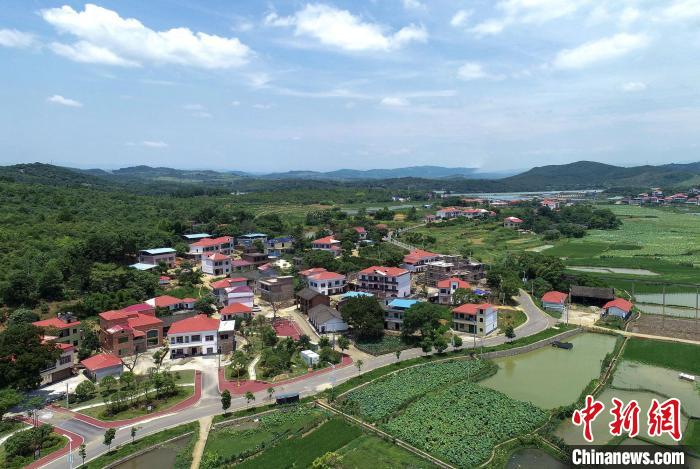 远眺永州祁阳市茅竹镇三家村。　祁阳市委宣传部供图