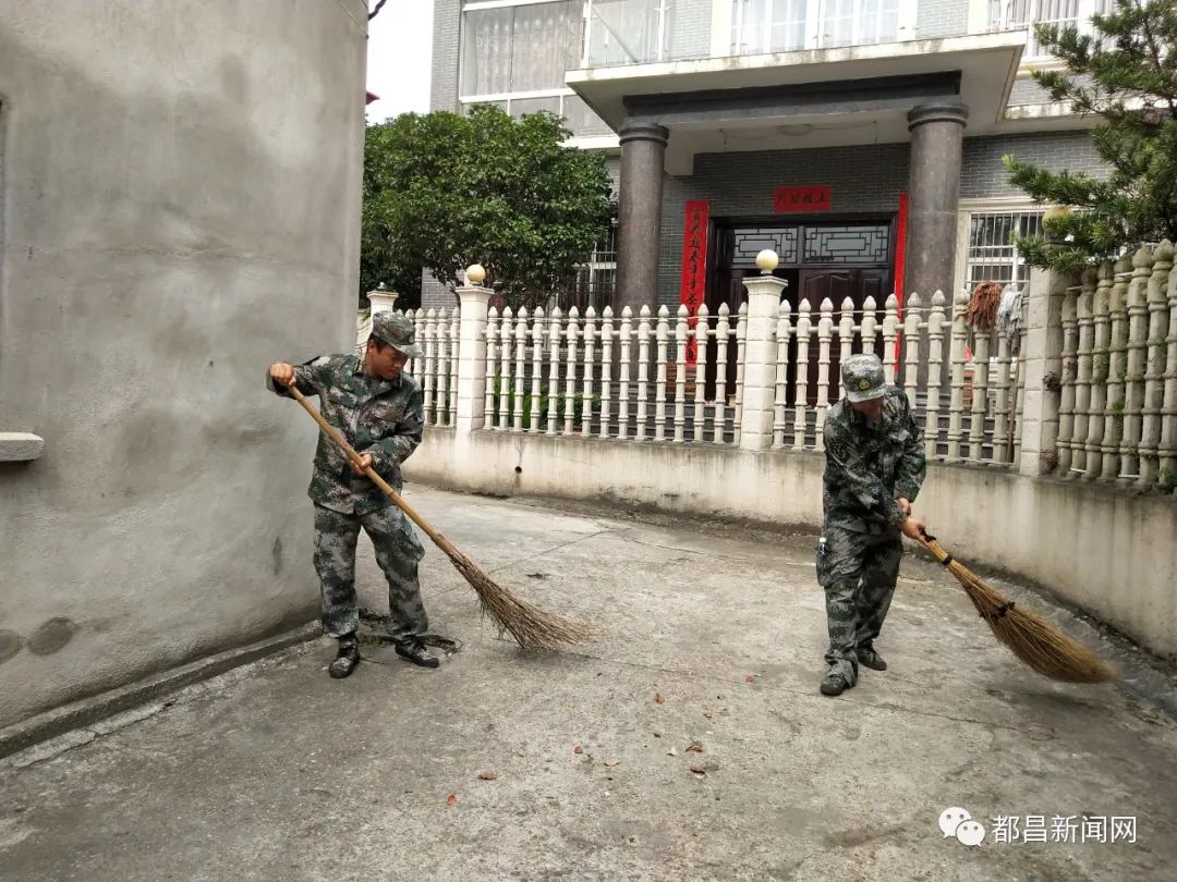 都昌县人武部积极组织基干民兵参与城乡环境综合