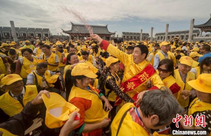 每年的世界客属石壁祖地祭祖大典吸引着众多海内外客属前来参加。　三明市委宣传部供图