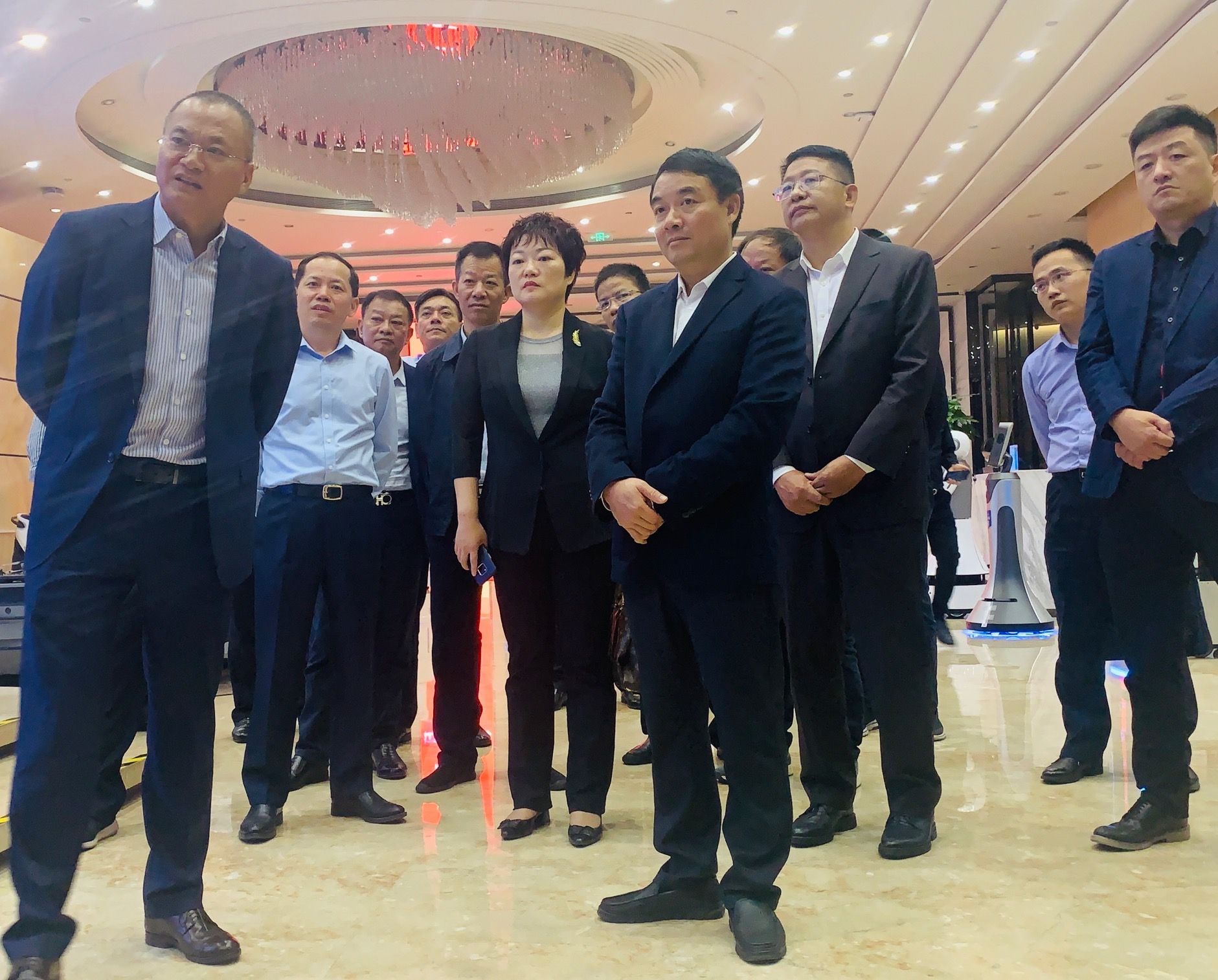 县领导曾盈昌,万建中,胡林云,梁景晗,肖红,夏得