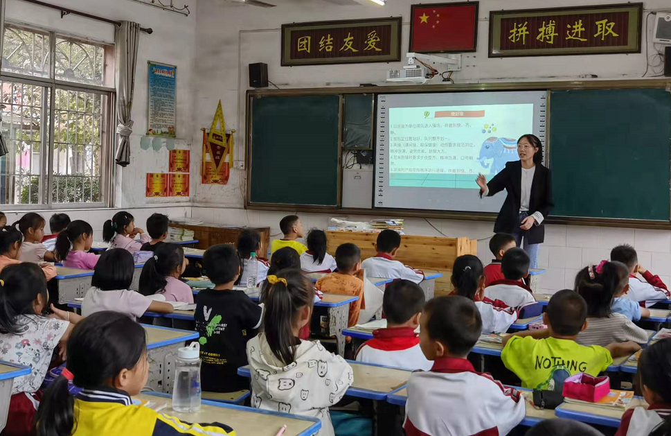 螺溪小学扎实开展10个好习惯养成教育活动