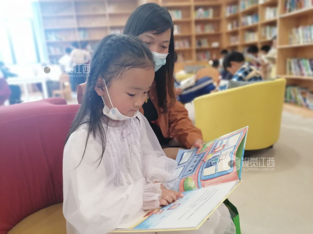 江西泰和：沐浴书香 快乐成长