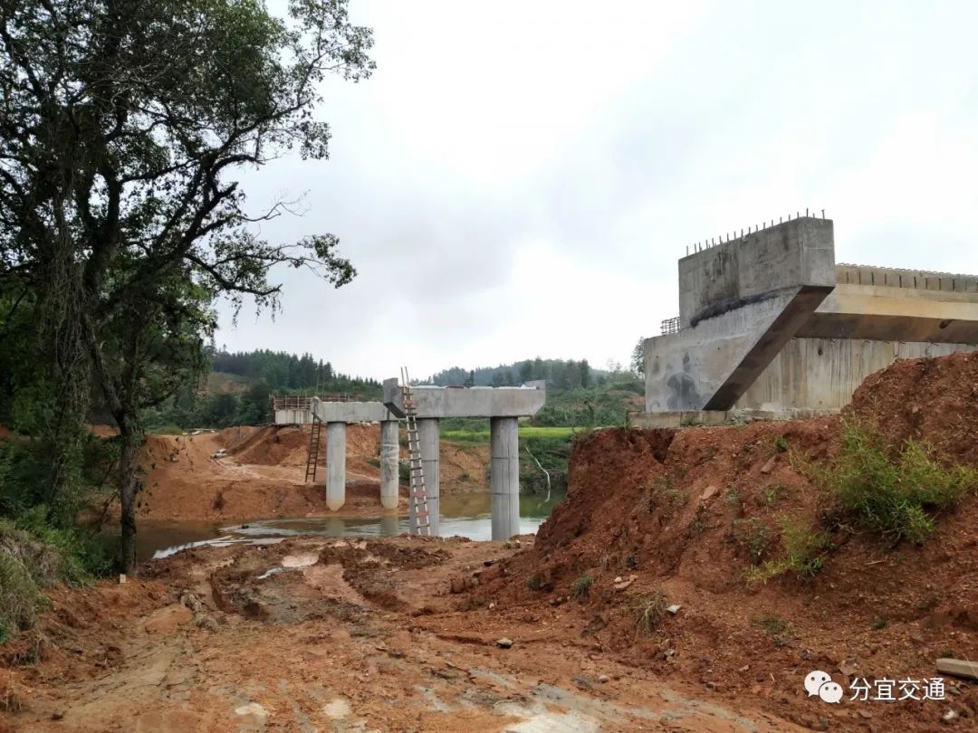 助力乡村振兴和脱贫攻坚,近日,县交通运输局深入农村公路危桥重建施工