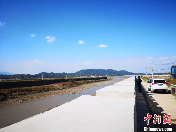 浙江海塘一景。　张煜欢 摄