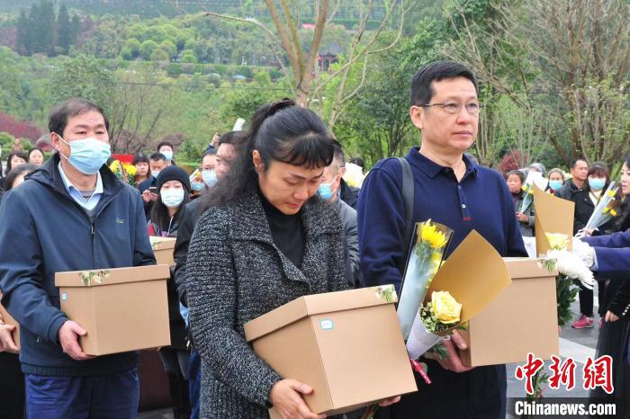 四川省人体器官捐献缅怀纪念园首次安放遗体捐献者骨灰。　成都医学院供图 摄