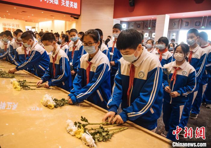 2021年4月2日，“清明节的铭记”活动在中国人民抗日战争纪念馆举办。　杜燕 摄