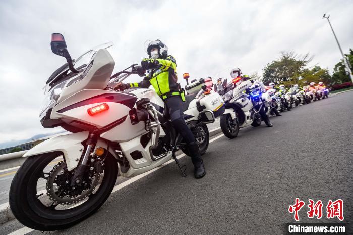 福州女子铁骑队由11位女警组成。　李南轩 摄