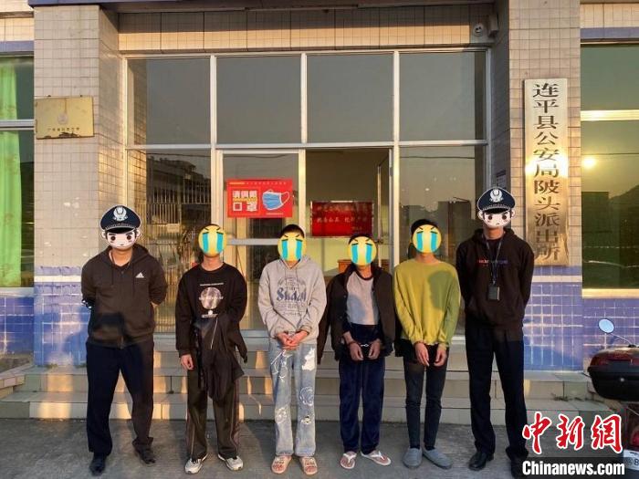 图为连平警方在“净网2021”行动中抓获的犯罪嫌疑人 。　连平县公安局网警大队 供图