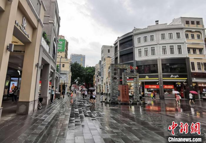 6月2日，广州北京路人流稀少。　程景伟 摄