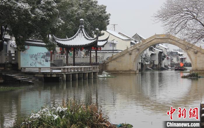 《乡村雪景》 受访者供图