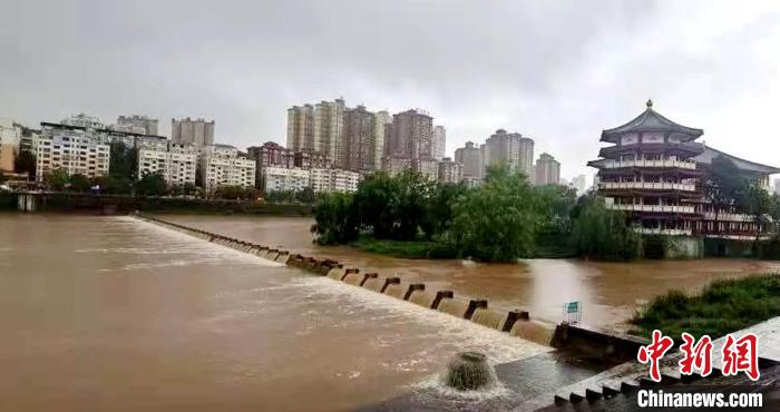 广元一河道洪水消退。　四川应急供图