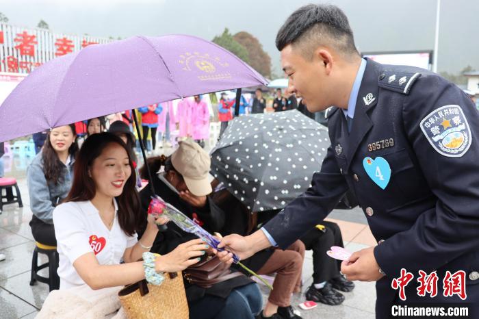 图为“团委有约·缘来是你”单身青年联谊活动现场。　高琦磊 摄