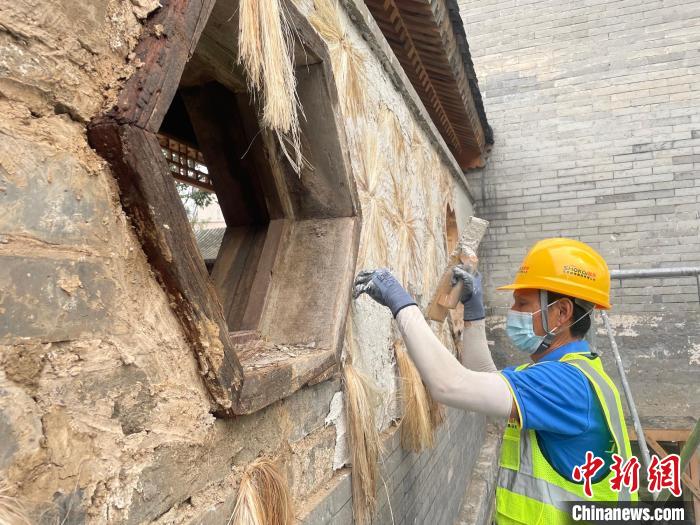 9月16日，享有“京西小故宫”美誉、位于北京市海淀区的万寿寺修缮工地举办开放日活动。　杜燕 摄