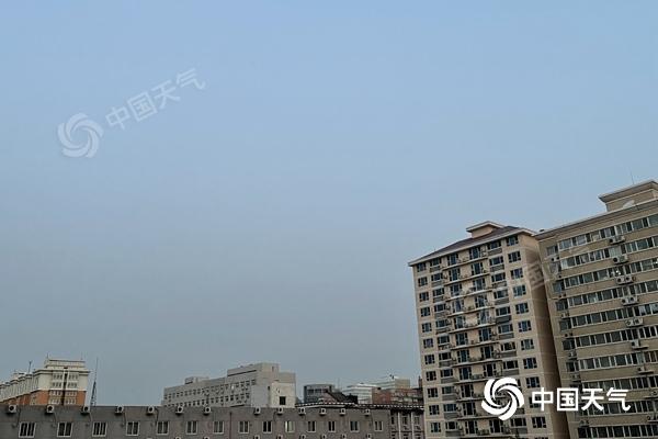 今天早晨，北京气温较低，体感寒凉。