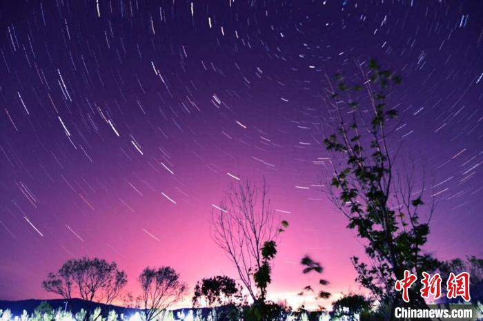 吉林市万科松花湖度假区夜景。　主办方供图