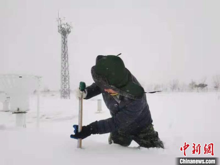 图为内蒙古通辽降雪现场。　通辽气象局供图