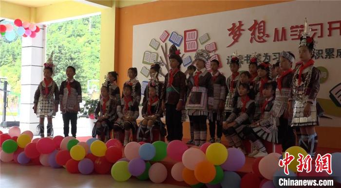 大歹小学学生文艺汇演 毛杭 摄