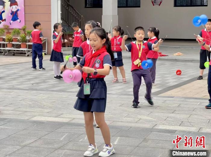 杭州一所小学开展的课后服务。　童笑雨 摄