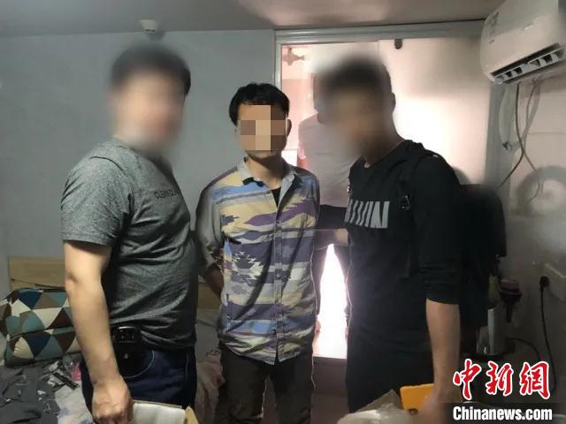 警方抓获犯罪嫌疑人 陈后广 摄