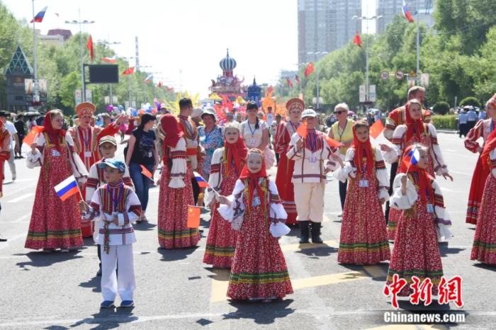 图为每年一度的中俄文化大集。黑河市委宣传部提供