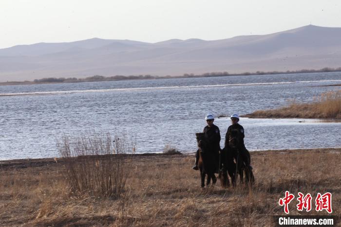 图为双胞胎警察郭瑞和郭祥。　格日勒朝克图 摄