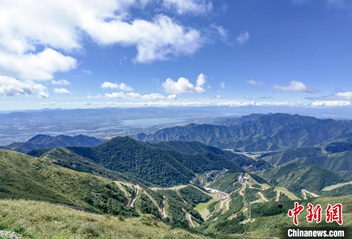 图为夏季的高山滑雪中心。　北京冬奥组委供图