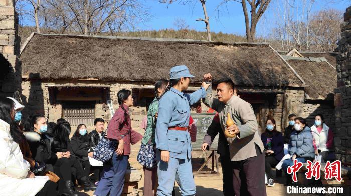 沉浸式演绎革命故事让红色文化体验生动深刻。　山东省文化和旅游厅供图