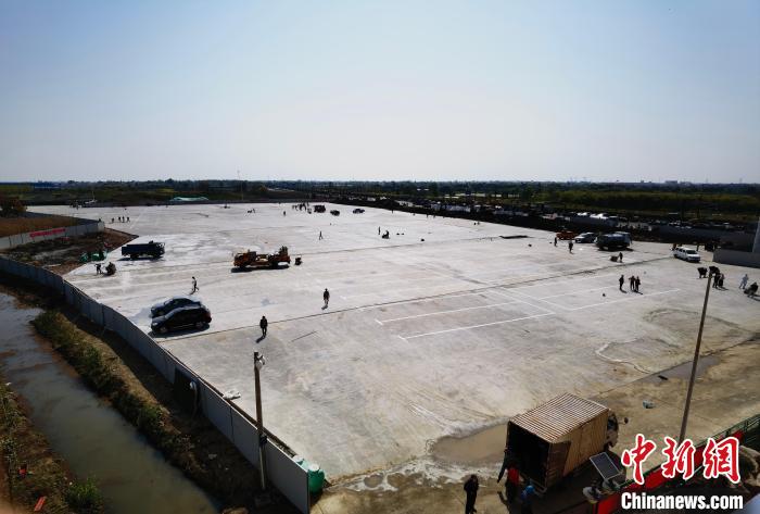 浙江省援沪防疫生活物资平湖中转站建设场景 顾秋叶 摄