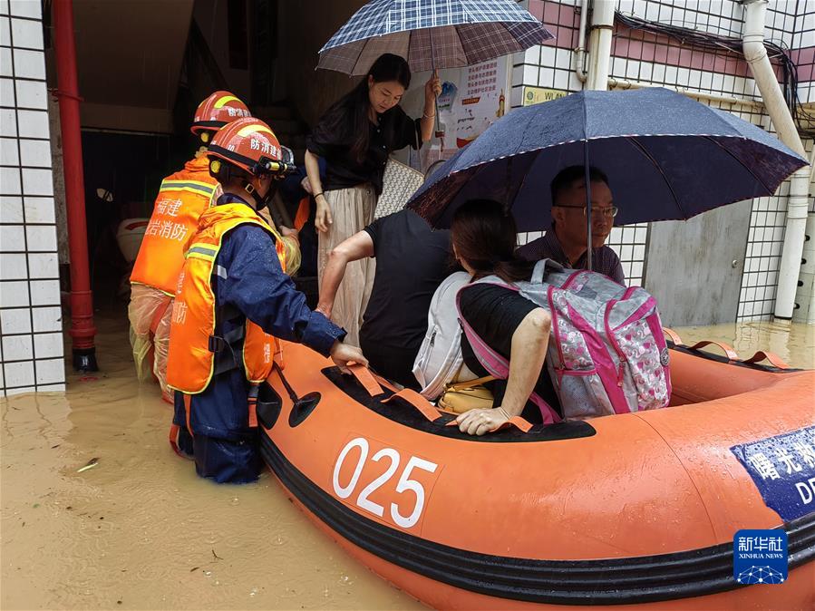 （新华全媒 ·图文互动）（1）南方强降雨致超警洪水 多地提升应急响应