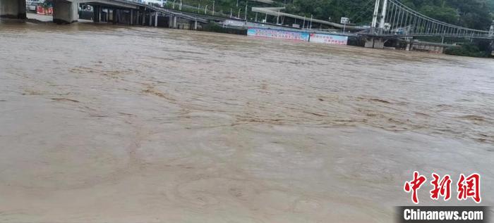 6月14日，根据当地雨水情及上下游水库调度情况，白天此水位将维持在69.2-69.5米，超警戒水位。　张丽君 摄