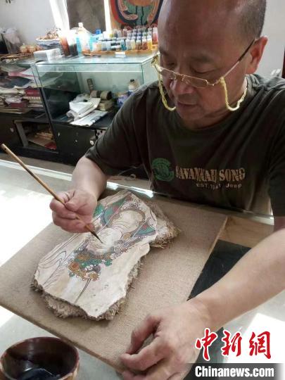 刘惠斌临摹了大量优秀的寺观壁画和肖像精品。　受访者供图