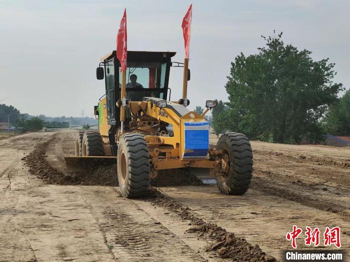 图为施工现场。 杨大勇 摄 图为施工现场。 杨大勇 摄