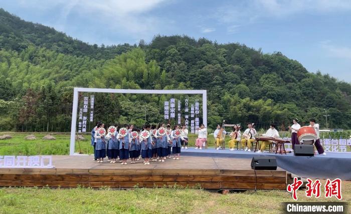 演出现场。 张斌 摄 演出现场。 张斌 摄