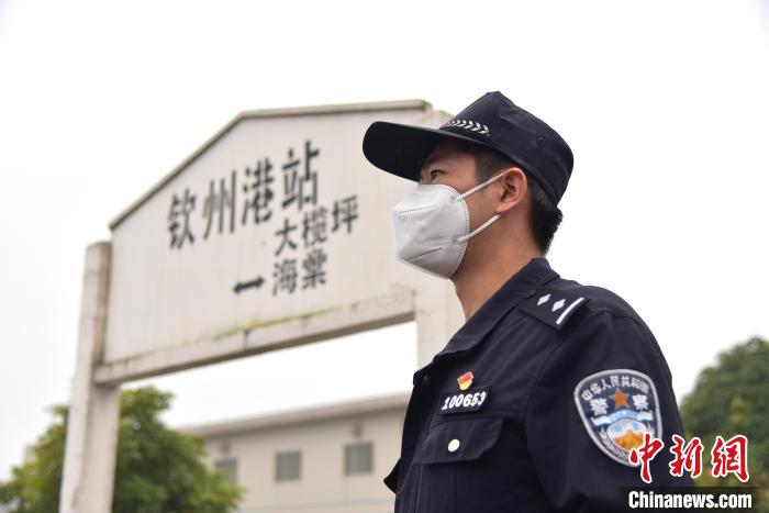 黄琼艺在工作中。 廖才立 摄 黄琼艺在工作中。 廖才立 摄