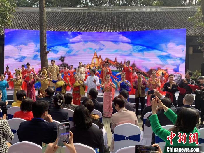 开幕式现场。 岳依桐 摄 开幕式现场。 岳依桐 摄