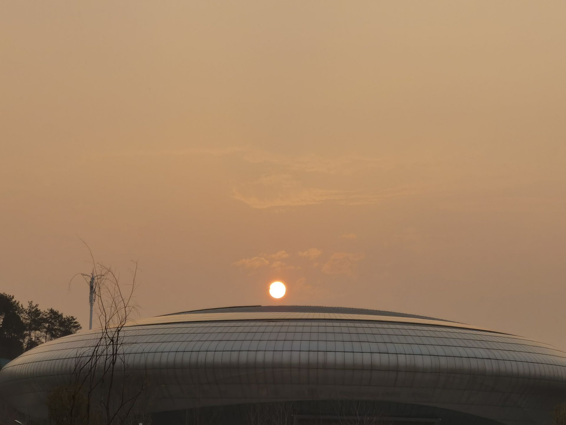 体育馆的夕阳