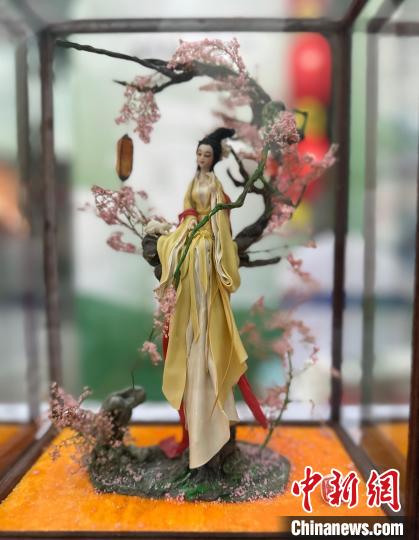 活动现场,山西非遗产品展示。 刘小红 摄 活动现场,山西非遗产品展示。 刘小红 摄