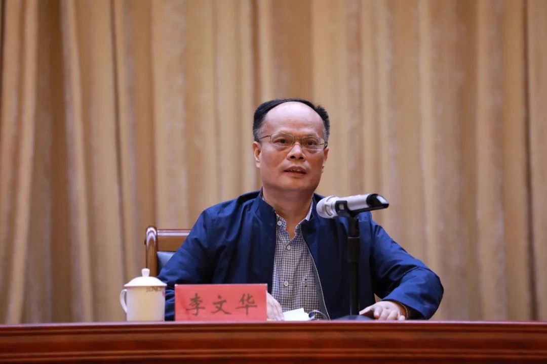 卢柏意,严钰,熊涛等在家的县四套班子领导,县法检"两长,县公安局政委