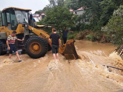 江西：这场降温雨下得有点猛 部分区域大暴雨